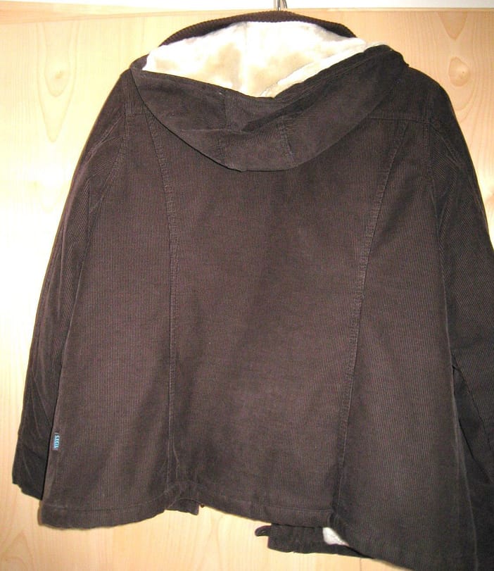 Feincordjacke mit Kragen und Kapuze