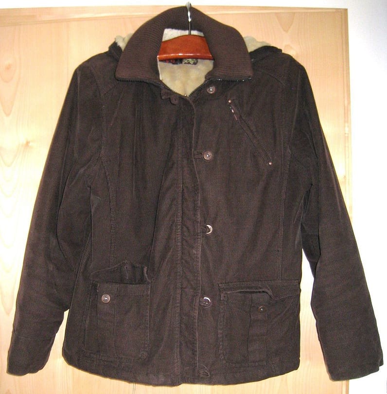 Feincordjacke mit Kragen und Kapuze