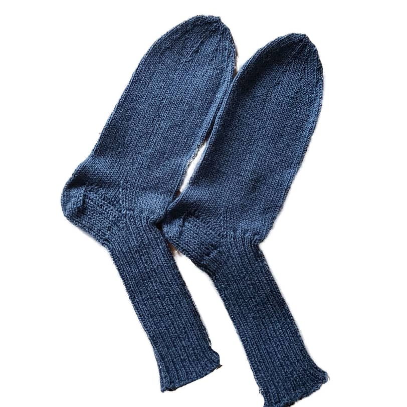 taubenblau-wollsocken